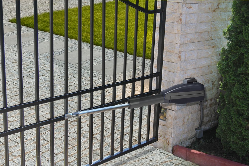 Example of the LA400PKGUL Residential Linear Gate Actuator in Panama City, Florida